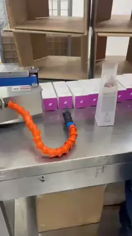 Os muestro un poco como se fabrican nuestros productos y como salen a la venta.  Como podéis ver aqui en farmasi se fabrica todo!! Envases, tapones, etiquetas, cajitas... De ahí el precio de nuestros productos ya que no tenemos proveedores.  #farmasi #farmacity #fabricantes #productosnaturales #sinproveedores #belleza #cosmetica #cuidadopersonal #cuidadodelapiel