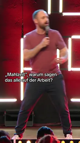 Sagt ihr auch immer „Mahlzeit“? 🍝 @Tobi Freudenthal | Comedy Clash |  Mediathek und auf YouTube, Link in der Bio.    #SWRComedy #ComedyClash #Comedy #StandupComedy #TobiFreudenthal #Mahlzeit #FYP 