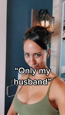 ⬇️ Tag someone you share everything with ⬇️ #couple #couplegoals #husbandwife #comedy #wife #husband #Relationship 