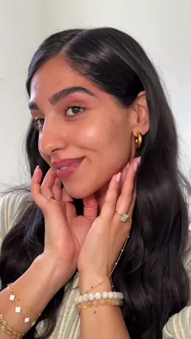 Waxing no longer consumes my time and is mess free with these @parissa at-home waxing kits! They’re natural and keep my skin smooth and glowing all season long #WaxNaturally #ParissaWaxPartner #ad