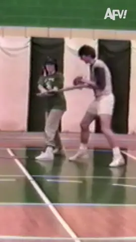 These #Flashback fails are comedy classics 👏🤣 #afv #videosfromthevault #90s #retro #funnyvideos 
