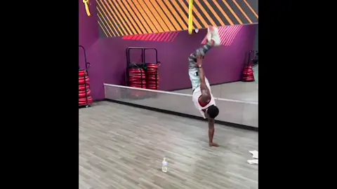 #instafit #adulting #Fitguy #active #IRL #explorepage #xyzbca #TikTokFitness #training #donttrythisathome #stuntman 