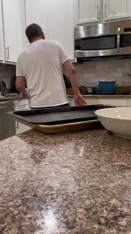 Nothing better than watching your husband sing his heart out while cooking dinner #karaoke #fyp #britishsinger #alisonmoyet 