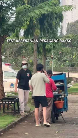 Orang jujur kalo di kasih godaan kaya gimna pun tetep bakalan jujur