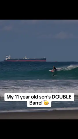 Cant belive this kid of mine sometimes 🫣🤩🤪🥳🥰 #boydad #surf #barrel #tubes #pipeline #kingnicol 