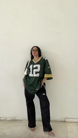 confident with any outfit😎 #jerseyoutfit #styleinspo #nflstyle #OOTD 
