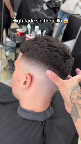 Queria un Fade alto y texturizado sin apenas flequillo ! Creeis que conseguimos un buen resultado ? Espero que os guste 🤙🏾😝⏳🚀 #barber #fade #haircut #hair #video #paratii #barberia #viral #fypシ #videoviral 