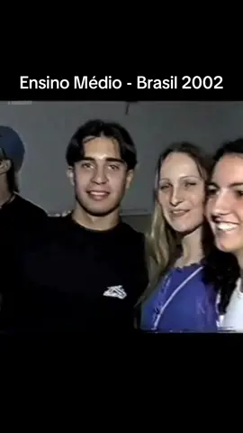 ensino médio no brasil, 2002 #nostalgia #anos2000 #ensinomedio #highschool #2000s #saudades #brasiledits #fyp #viral 