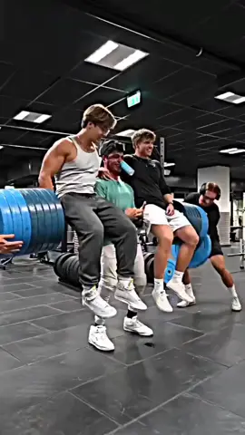 #Fitness #تحفيز #کمال_الاجسام #Energie #فٹنس #fitnessmotivation #gym 