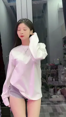 Áo trắng có làm anh lo lắngg