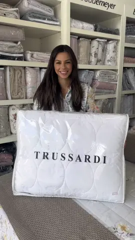 Cobre leito 300 fios trussardi😍 Luxo e glamour R$2.272,90 Rua Rio Branco 22-16 Bauru-sp WhatsApp (14)99736-5708