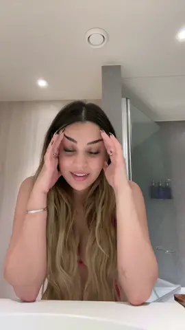 Casi muer* 🥲 me golpee casi en la nariz :(