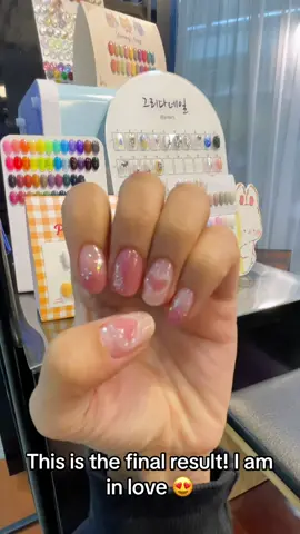 Kinda loving this short nail thing #bupyeongmarket #koreannailart #comewithmetogetmynailsdone #seoul 