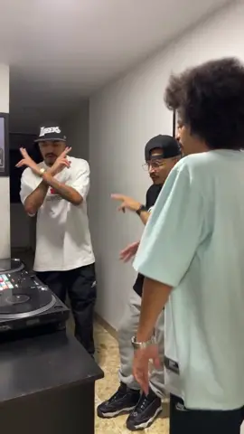 Alcolirykoz #alcolirykozcolombiaaranjuez #alcoliricoz #alcolirykoz⚔️💣 #alcolirycoz #alcolirykoz #alcolirikoz🍁 #rapcolombiano🇨🇴 