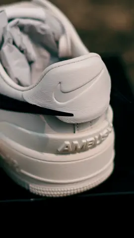Air Force 1 x Ambush “Phantom” สังเกตที่หาง swoosh ! ดีเทลโคตรเท่ ! #nike #nikethailand #รีวิวแบรนด์เนม  #airforce1 #af1 #tiktokthailand #sneakers #mukafew  