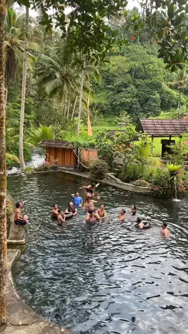 keseruan bareng teman-teman  #telagasuryabali #telagasuryategenan #telagasurya #NatureHealingVibes #RekomendasiWisata #ExploreIndonesia #tempatwisata #HolidayVibes #traveltiktok #nature #tempatberlibur #pesonaindonesia #pemandanganalam #beautifulindonesia #AlamYangIndah #adventure #amazingview #sunagibersihalami #pemandangan #rxking #WonderfulIndonesia 