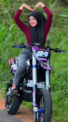 Nih bang yang mau kaos klx supermoto nya,yang mau motor lain bisa komen ya #supermotoganteng #supermoto #supermotoindonesia #supermotocantik #klxsupermoto #klx150 #cinematicmotor #kaos 