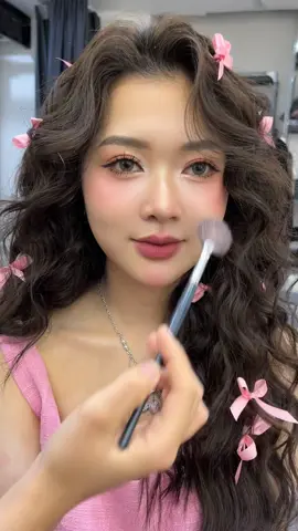 Một chiếc makeup look hôm nay ạ#teamthukennymakeup #hàlan #chaunguyenjrstudio #makeuptutorial #trending 