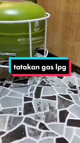 stand tatakan gas bahan besi sanagat kuat,tatakan lebih rapat pakai jaring-jaring besi. membantu untuk menaruh gas lpg 3kg #tatakangas #tempatgas #standgas 