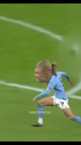 Mini Haaland passando na sua tela 🤣 segue nos✌🏾🦍 #haaland #mancity #efootball #meme #futbol #fy #criadordeconteudo #tiktok #youtube #gamer #streamer
