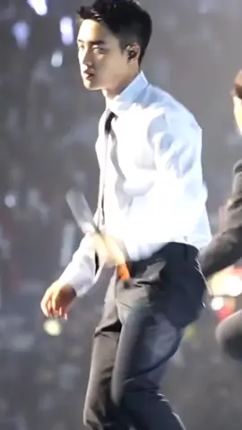 kyungsoo setelan kemeja formal gni makin asdjklxznzjjj😍😭❤️‍🔥#kyungsoo #exo #dohkyungsoo #doexo #fypシ #fyp #CapCut #xyzbca 