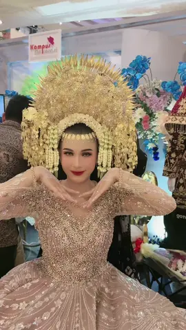 Td kalian liat aku g d ccn?? Make by istiana make up #suntiangminang #minangviraltiktok #adatminang #pengantinminang #gaunweddingmodern 