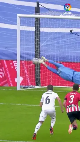 💥 ¡THIBAUT COURTOIS! 💥 @LaLiga | #LaLigaHighlights