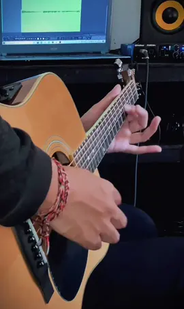 Topeng - Noah (cover akustik) Guitar : Segovia D 07 GN