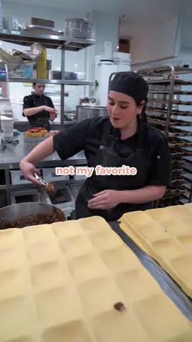 Even though steka and kidney is one of our top selling pie flavours in store, you’ll never find chanelle eating one 🙃 dw we will get her one day 😉 #pie #steaktiktok #steakandkidneypie #meatpie #pastry #pastrychef #cometoworkwithme #dayinthelifevlog #dayinthelife #patisserie #bakerlife #bakerylife #aussie #aussiepie 