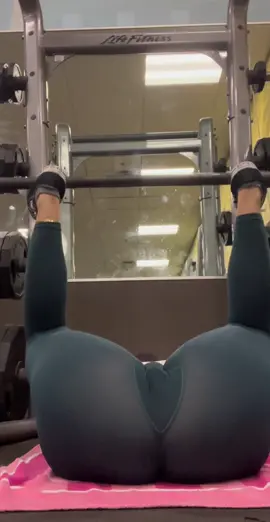 Workout with me #fyp #foru #foryou #viral #latina #fypシ #foryoupage #foryoupage #legs #workout 