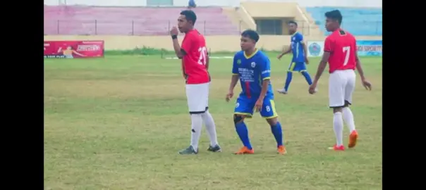 Tendangan dari langit. #ntt #ende #emagadidjou #bejawa #nttpride🏝🔥 #jawa #football #bola #trand #tranding #fy #fypシ #fypシ゚viral #banyuwangi #banyuwangihits #CapCut #tiktok #TikTokPromote #StarRailChallenge 