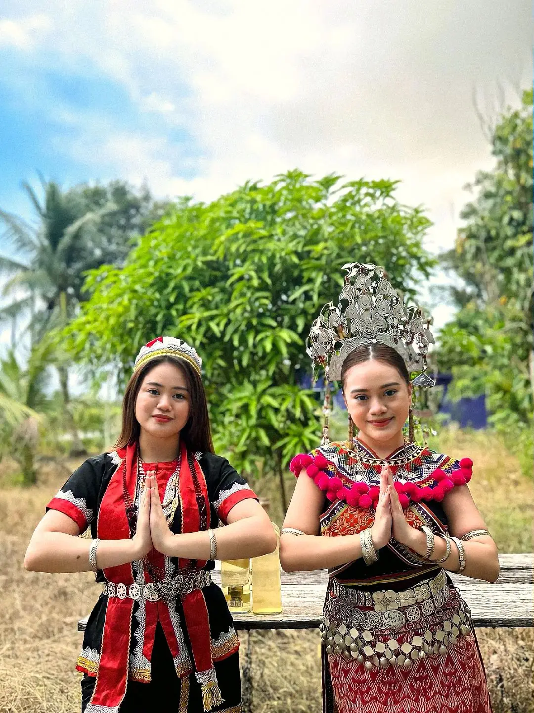 Proudly to say that both of the Bidayuh and Iban costumes that we were wearing was made by my mom and the tuak too!!✨🍻✨ #fyp #tiktokmalayasia #gawai 