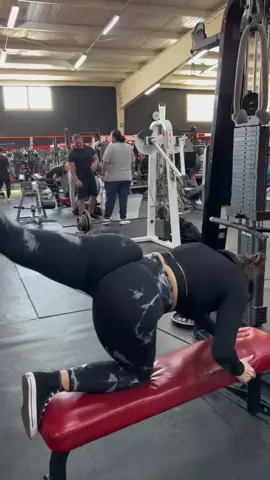 #gymaddict #Gymmotivacionmujer #entrenamiento #fitnessmotivation #Haciendoejercicio #Mujerfuertegym #Fitness #sinmiedoalexito #mexicotiktok #gymmotivation #gimnasiomotivación #Piernagymmujer #ejercicios #Gym #Gimnasioejercicios #tiktokoficial #Summer #motivacióngym #BeautyTok #gluteossmesoessence #gymmotivacionmujer #motivacióngym #mujer #women #salsaromántica #mexicanauniversal #mexicanas #mexicanamerican #usa #miamigp #amigostiktok2021 #amigos #fantasticramadanselfie #posesparafotos #modelotime #modelowebcam #modeloffduty 