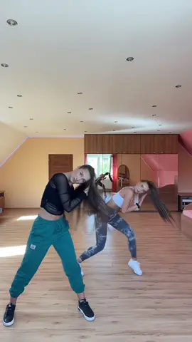 Guess our zodiac sign 🦈🎱 #dancechallenge #everytimewithme #dancetrend #dancetrends #dancesteps #dance2023 