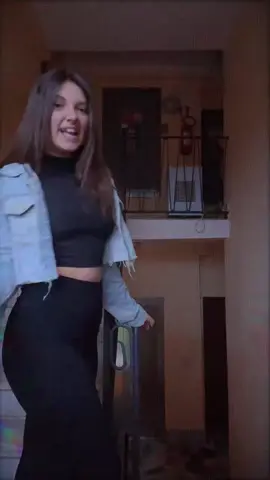 🩵 #viral #fyp #italiangirl #andiamoneiperte #curvyoutfitidee #fitcheck #outfit #baggygirl #ballettitiktok2023 