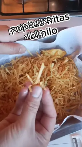 Aquí dejo mi versión de papas fritas al hilo, para acompañar cualquier preparación. A mí me gustan con lentejitas.  #papasfritas  #papasalhilo #cocinachilena 