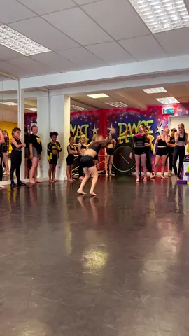 Technique always 🔥, thank you to our two demonstrators Tianna & Lexie 👏🏼 Grateful for the opportunities the past few months teaching kids from different schools 🖤, Looking foward to seeing eveyone again 🫶🏼 #freestylediscodancer #jumps #danceclass #explorepage #540 