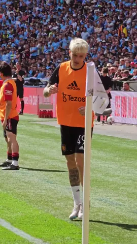 Garnacho warming up on the sidelines at Wembley #mufc #unitedontiktok #garnacho #facupfinal #wembley #manchesterunited 