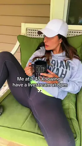 Procrastination at its finest! #work #workwithit #notagainstit #livestream #life 