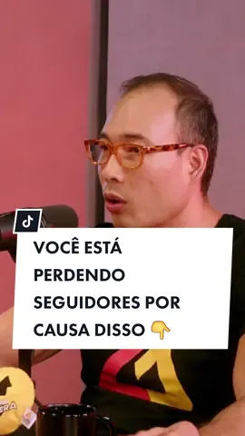 Quando você olha seus 9 últimos posts, o que vê? Posts falando de si, packs de produtos, ofertas, propagandas, ou conteúdo que entrega valor para as pessoas? Não por acaso a maioria dos perfis perdem muitos seguidores todos os dias nas mídias sociais.  No Marketing dentro das redes sociais e plataformas de midias sociais é sobre conversação antes da conversão, faz sentido? #midiassociais #redessociais #marketingdeconteudo #marketingdigital #gestaoderedessociais #gestaodemidiassociais #trafegoorganico #vendasinstagram #vendasonline #ecommercebrasil 