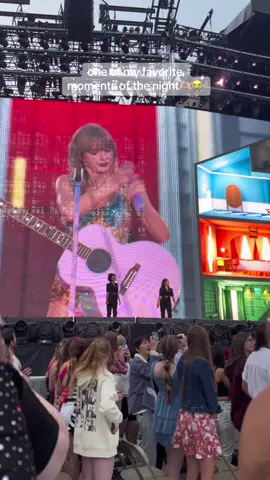 SO MUCH FUN #TSTheErasTour #tstheerastourchicago #taylorswift #swifttok #swiftie #fyp @Taylor Swift @Taylor Nation 