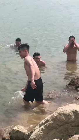 Tắm sông luống bắc ninh