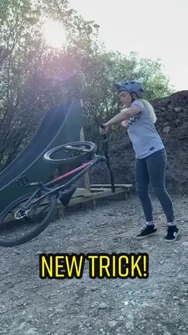 Super easy trick to try! 🤩 #mtb #trick #jump #mountianbike #mtbgirl 