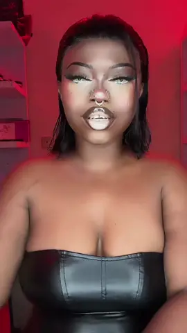 🖤🖤🖤  #transitions #teamsam🔥  #transitions #sigma #Graphiceyeliner #uniquemakeup #graphicmakeup #coolmakeups #graphicliner #editoriallook #avantgardemakeup #v9300 #modelmalay #creativemua #editorialmua #glittermakeup #tushmagazine #highfashionmakeup #runwaymakeup #fashionmakeup #meltcosmetics #deckofscarlet #iamscarlet #soapbrows #theartistedit #myartistcommunity #sharpedgesmag #inbeautmag #queenkaiser 