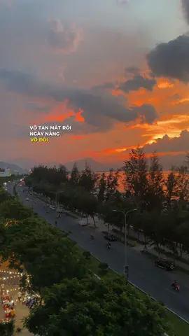 Trái tim giờ đây chẳng thể chung nhịp nữa :< 