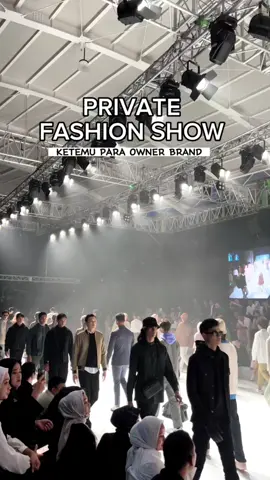 Outfit simpel ke acara fashion show. Terlalu basic ga ya?? #GayaDiTikTok #KokBisa #revealyourbeauty @Scarlett Whitening Official