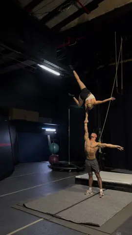 Eat, sleep, handstand, repeat🤪#gymnasticstiktok #acrobaticsandtumbling #gymnasticschallenge #acrobatics #foryoupage #foryou #acro #gymnastics #viral #acrobat #acrobaticgymnastics #viralvideo #contortionistchallenge #gymnast #fyp #acrobaticschallenge #handstandchallenge #circusartist 