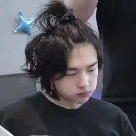 my baby (he's literally 23) #hyunjin 