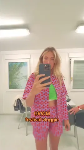 Festival vloggie 🌺 #suzanenfreek #nooitmeerregen #fyp #foryoupage #voorjou 