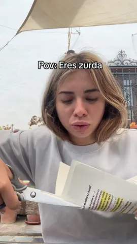 @Elena Gortari somos unas incomprendidas tia #elenagortari #zurdas #zurdo #escribirconlaizquierda #angelota 